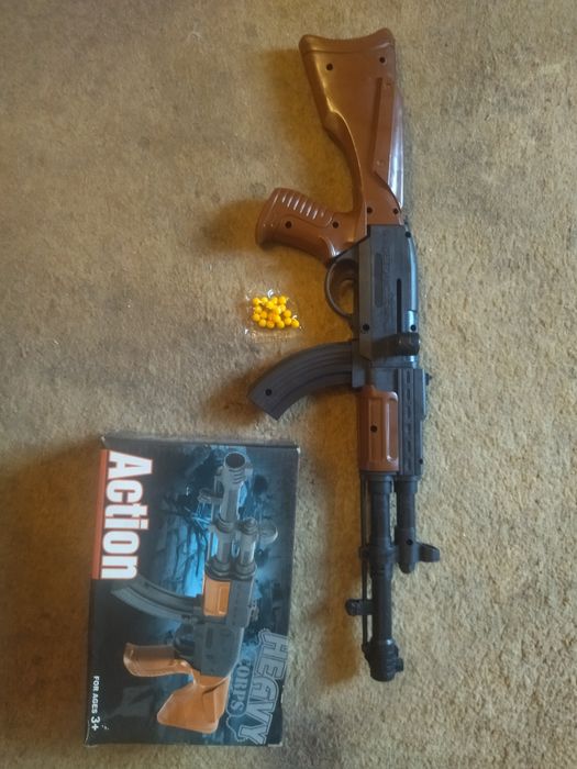 Автомат с пульками