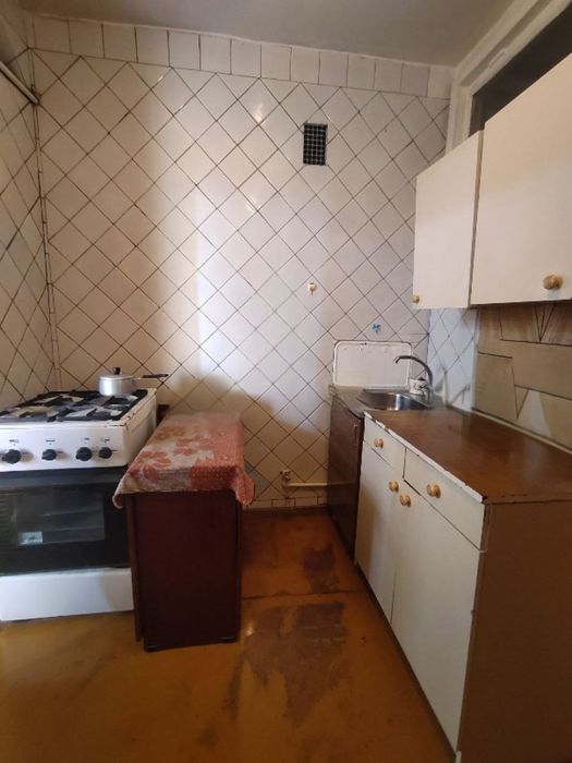 Продаётся 4-х комнатная квартира.  Буз-2. Тараканчик
