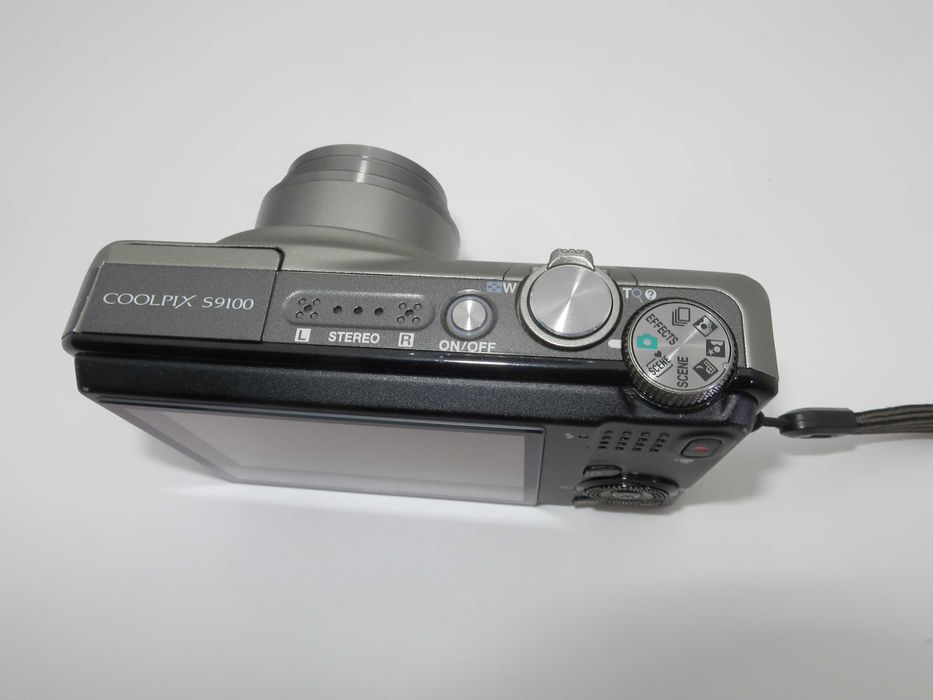 Nikon Coolpix S9100 компактен фотоапарат, дигитална камера с 18х оптичен зум, Full-HD видео, в отлично състояние, пълен комплект, работи перфектно