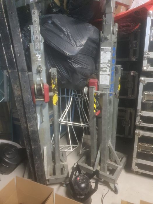 Vând Towerlift-uri profesionale – stare foarte bună