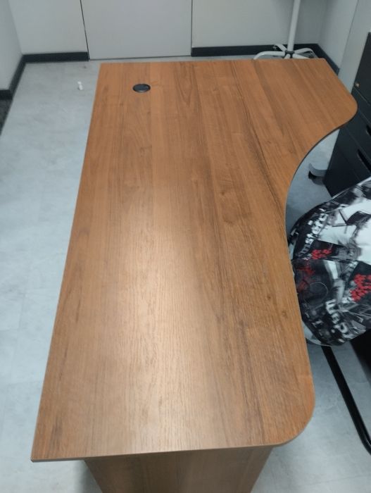 Продам столы офисные