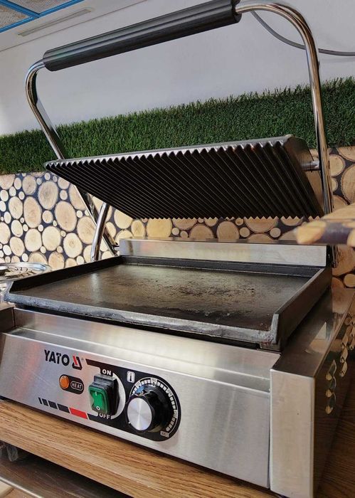 Електрическа контактна скара Panini Yato 2200 W