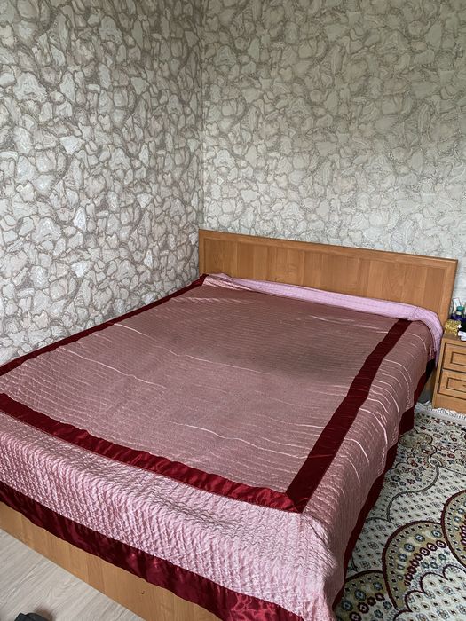 Продается спальный гарнитур
