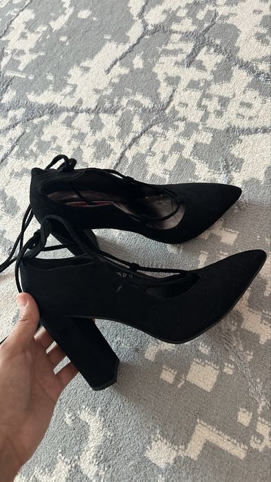 Продам женский туфли