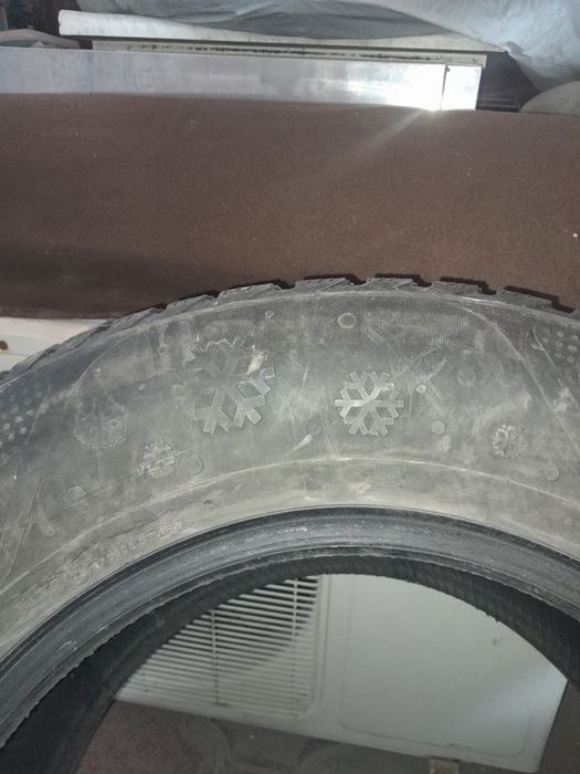 Шины бу . Kumho.  Зимние. Шипы