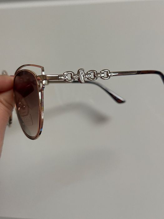 Дамски слънчеви очила Guess