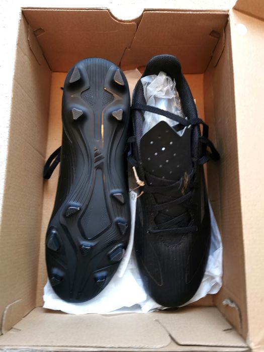 Adidas original cu crampoane pentru fotbal