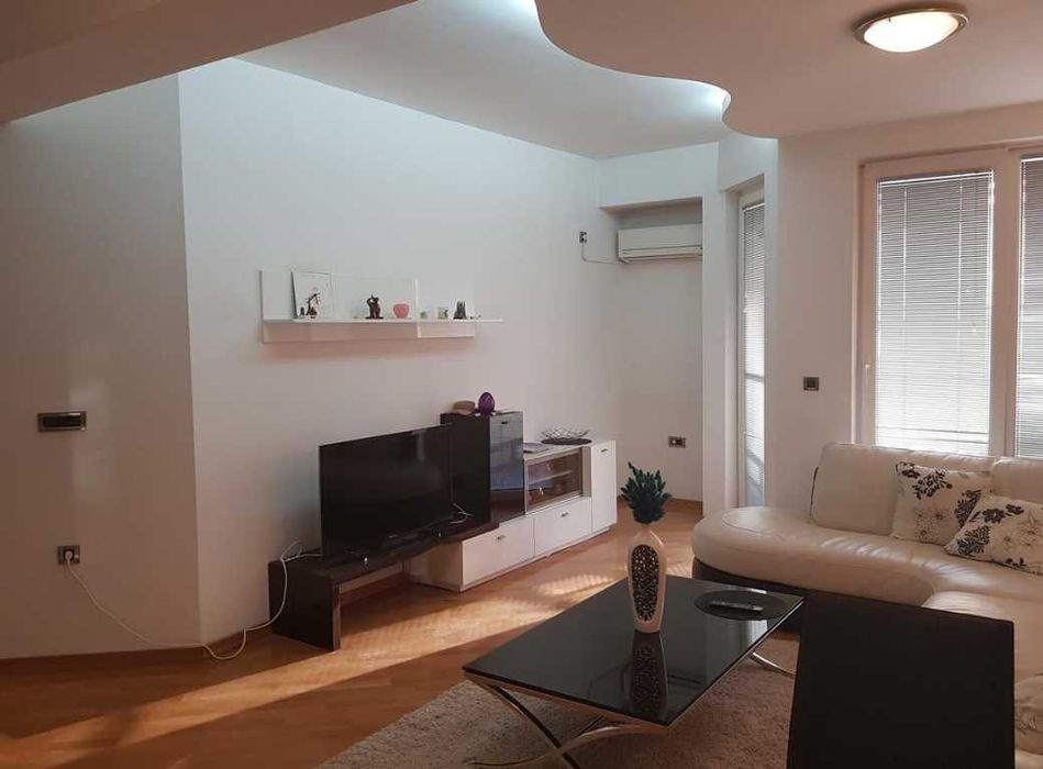 Дава се под наем Двустаен апартамент в Пловдив, Южен - 60 кв.м за 300.9 € - Снимка #1