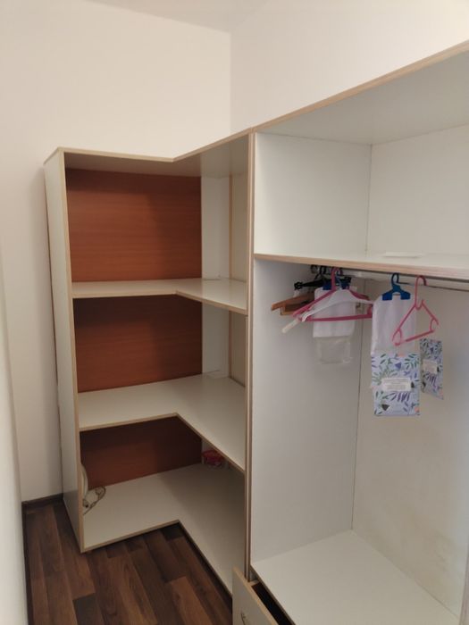 Închiriez apartament cu doua camere în  Comănești