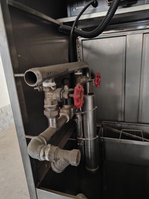 Продам посудомоечную машину