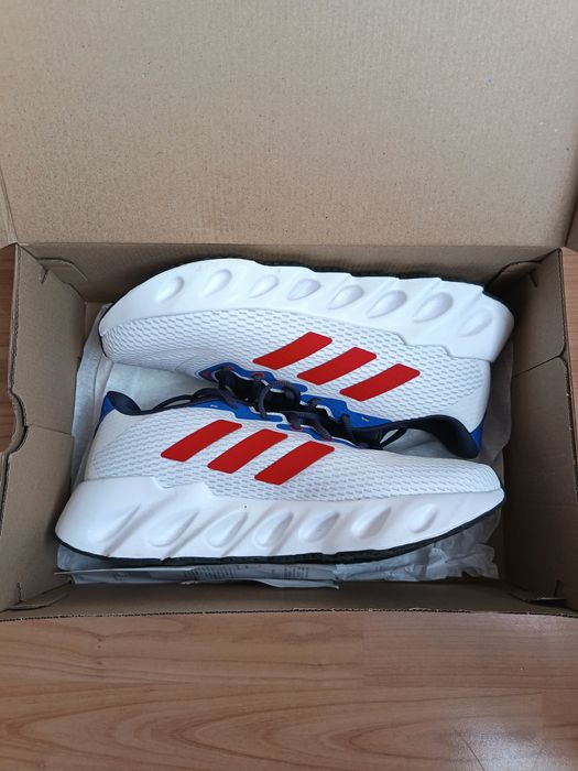 Чисто нови маратонки ADIDAS SWITCH RUN M  original 43 номер 40 евро