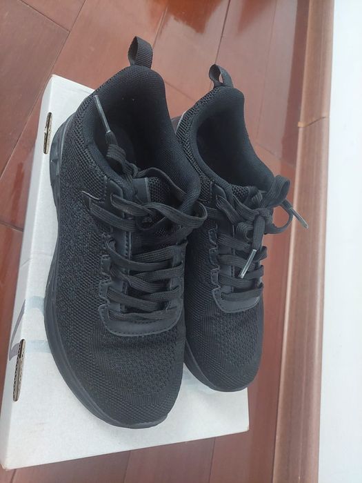 Vând  Adidași  Kappa