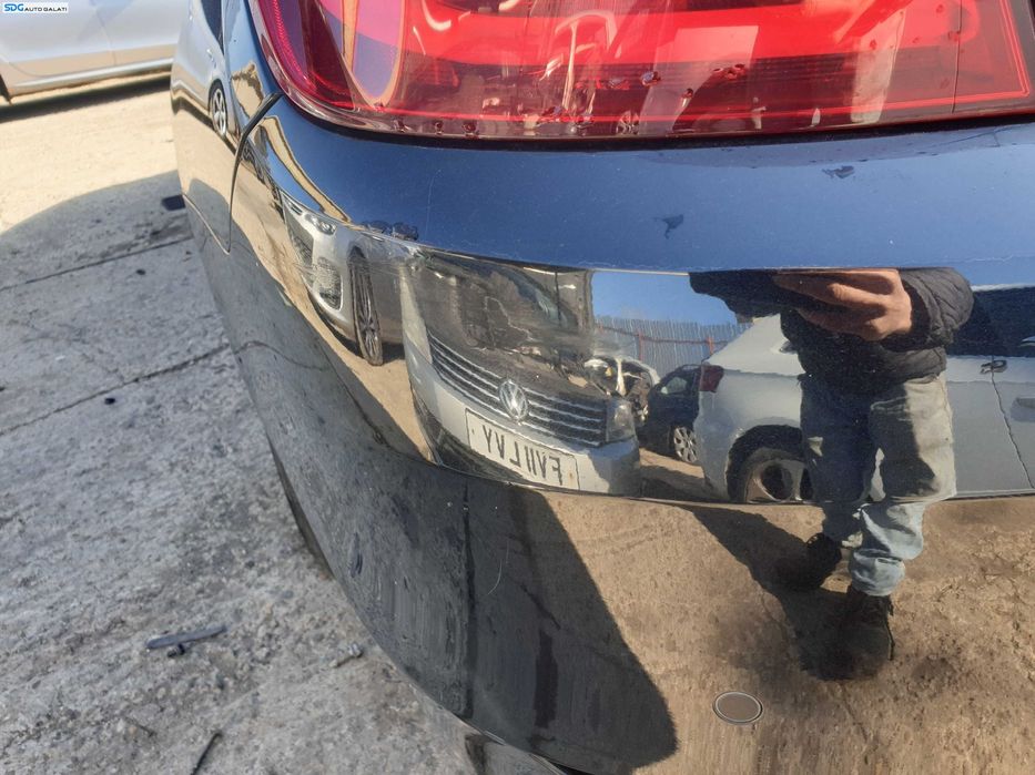 Bara Spoiler Spate cu Locas Senzori Parcare cu Imperfectiuni BMW Seria 5 F10 NFL Non Facelift Sedan Berlina 2009 - 2014 Culoare 475 Black Sapphire Metallic [K3881]