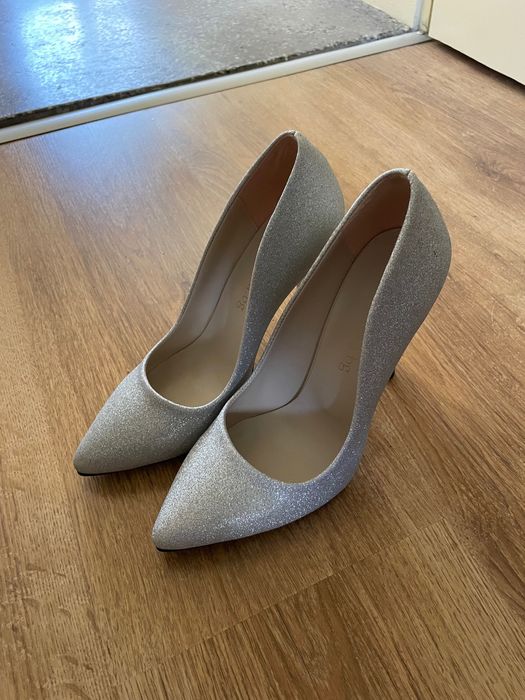 Сребърни токчета