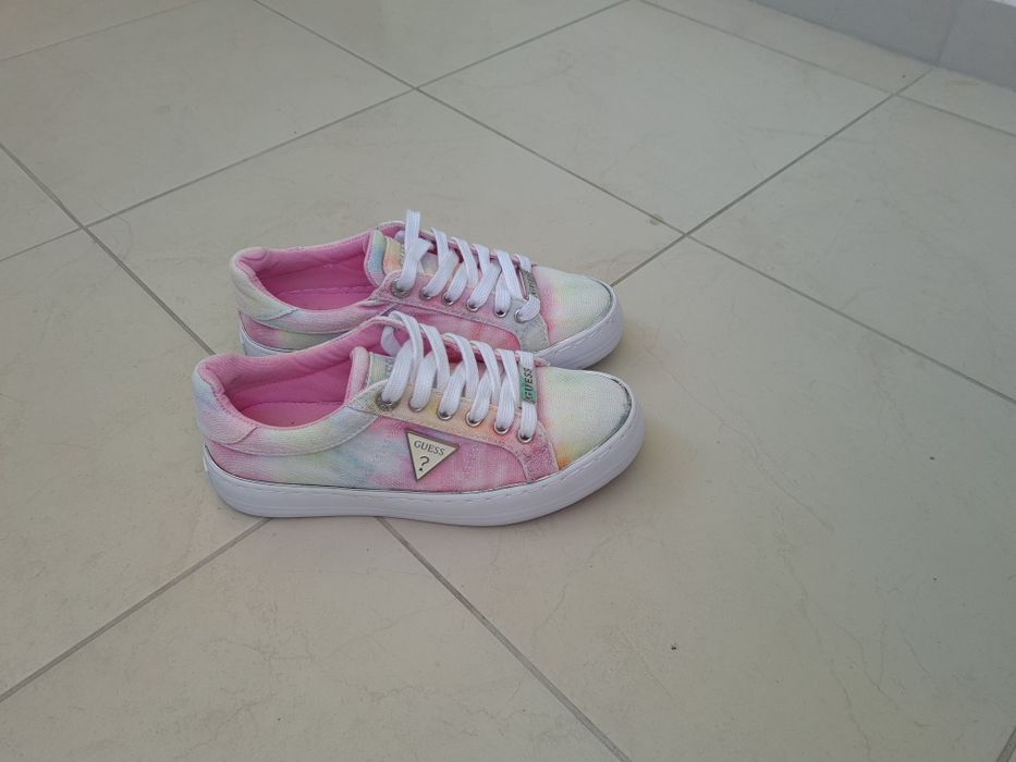 Дамски кецове Guess