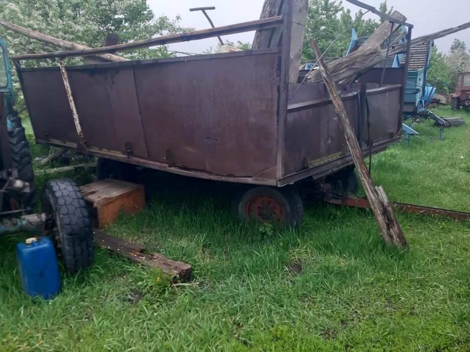 Продам трактор полныи привод прицеп