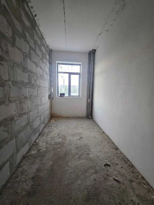 Продаётся 1х комн квартира на 2 этаже Ор-р Кафе Бахор