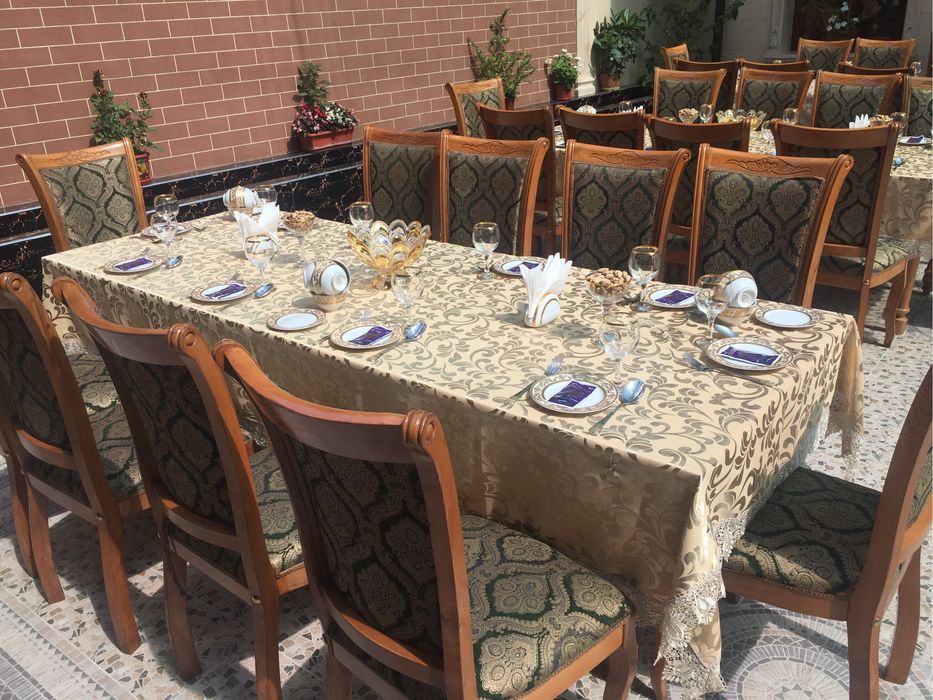 Dasturxon sotiladi 1,40x2,80  2,80x2,80