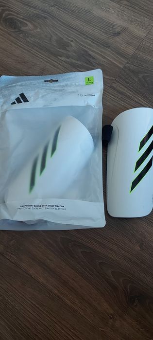 Футболни наколенки