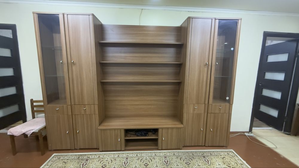 Срочно Продам стенку в хорошем состоянии