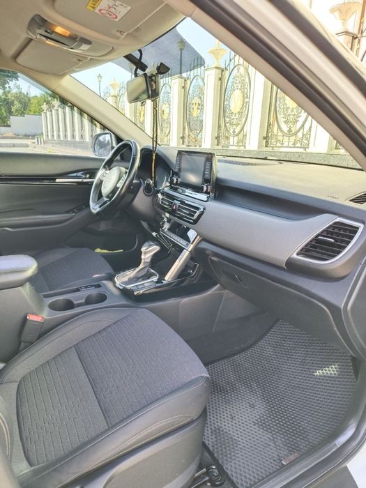 Продается KIA SELTOS  (style)