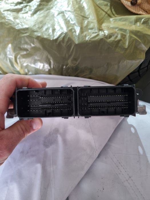 ECU motor Calculator BOSCH Ford Fiesta 1.0 Ecoboost 74kw 100cp Euro 6 (65.000km)