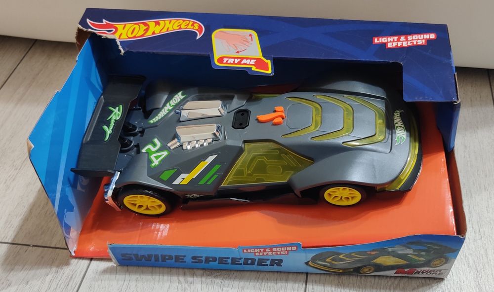 Masinuta Hot Wheels Swipe Speeder Cyber Speeder Bucuresti