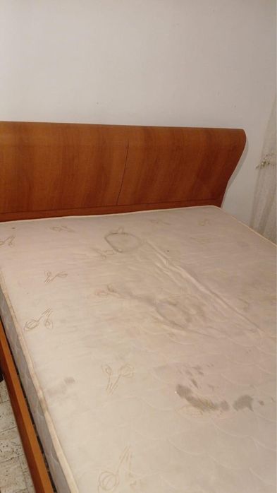 Продам двухспальную кровать