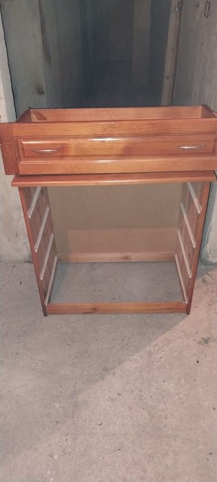 Продавам използван скрин