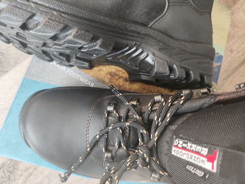 Туристически обувки