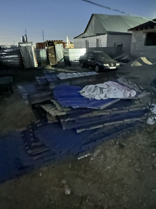 Лист,крыша,синий