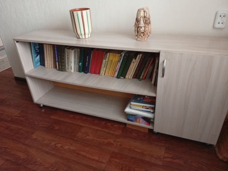 Продаю шкаф напольный 20000 тг