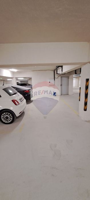 Дава се под наем Гараж / Паркомясто в Варна, Младост 1 - 13 кв.м за 100 € - Снимка #1