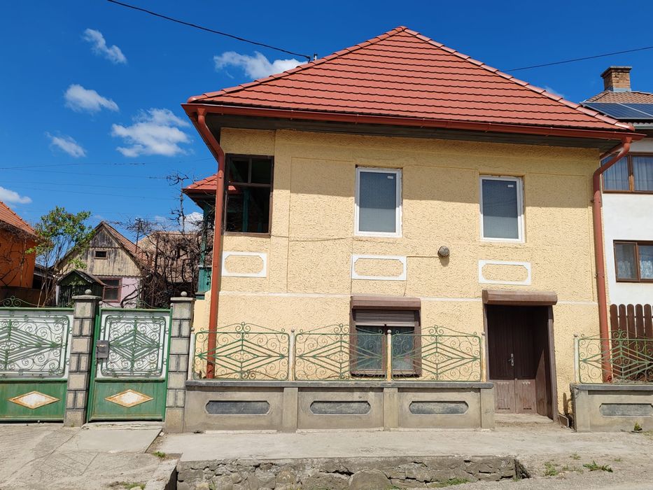Casa familiala + spatiu comercial