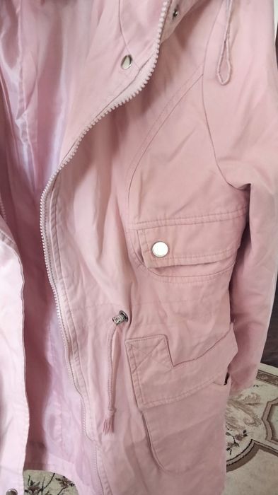 Продам ветровку, подойдёт беременным