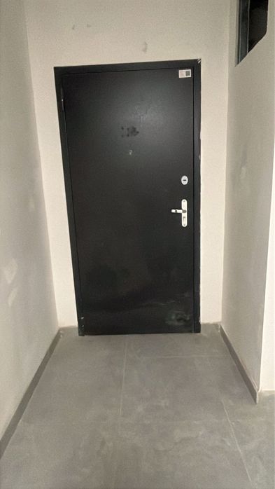 Продается дверь входная