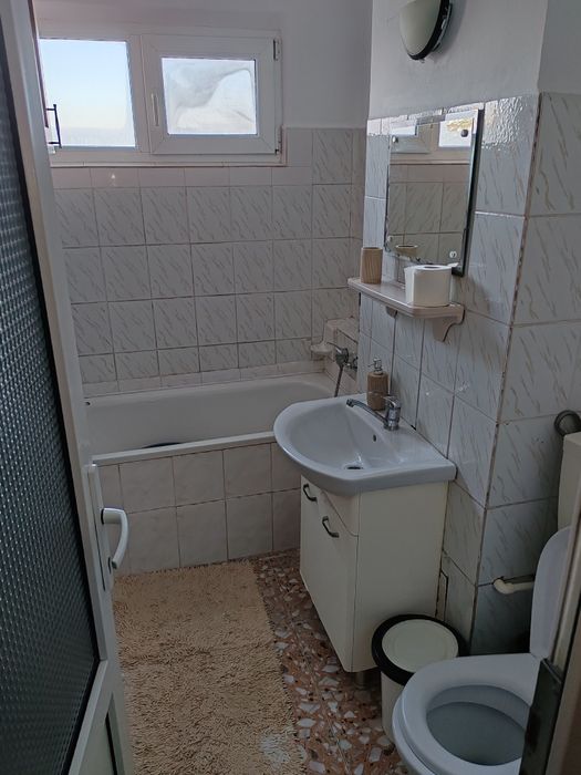 Apartament 2 camere de închiriat – Roman, str. Anton Pann