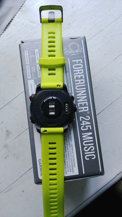 Garmin Forerunner 245 music