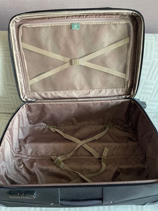 Чемодан тканевый на двух колесиках