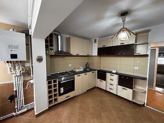 Inchiriez apartament 4 camere, Nae Leonard, S-uri, liber