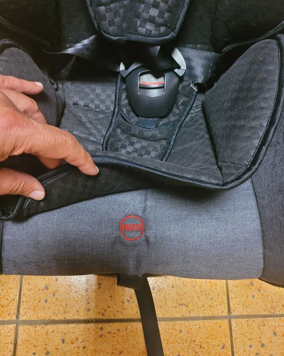 Продавам  2 броя столчета за кола 0-25 кг. LORELLI PREMIUM +SPS STRING