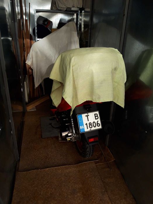 Продавам сkутер Truva 150 T-4 в перфектно състояние за ценители