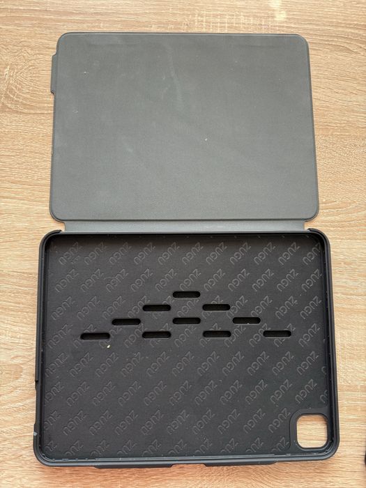 I Pad 13 Pro Zugu Case
