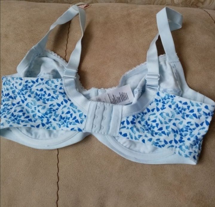 Бюстгальтер размер 80Е
