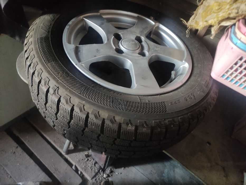 Зимний комплект продам MAXXIS