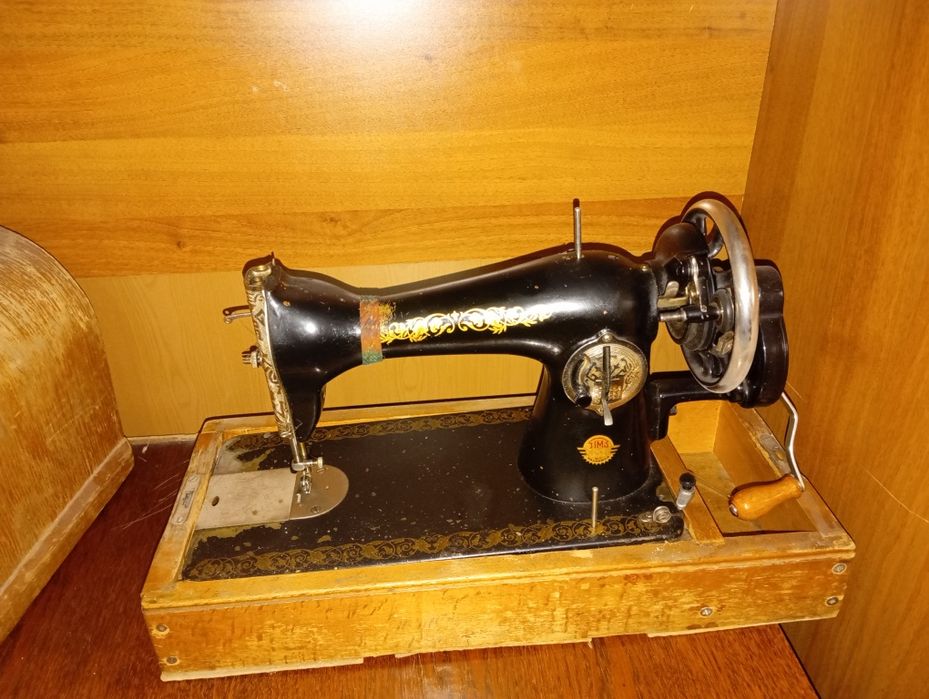 Продам советская швейная машинка