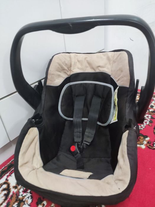 Avtokreslo sotiladi. Xolati o’rtacha.