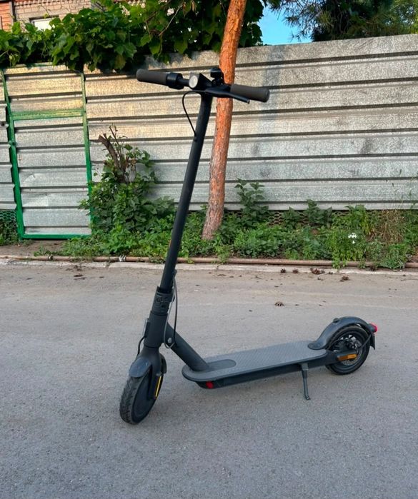 Продам самокат. В хорошем состоянии.