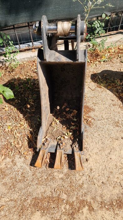 Miniexcavator de inchiriat / mini excavator inchiriere