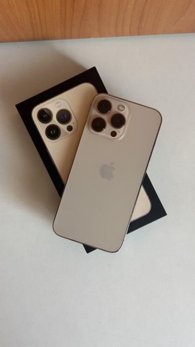 Айфон 13 про  зототистого цвета